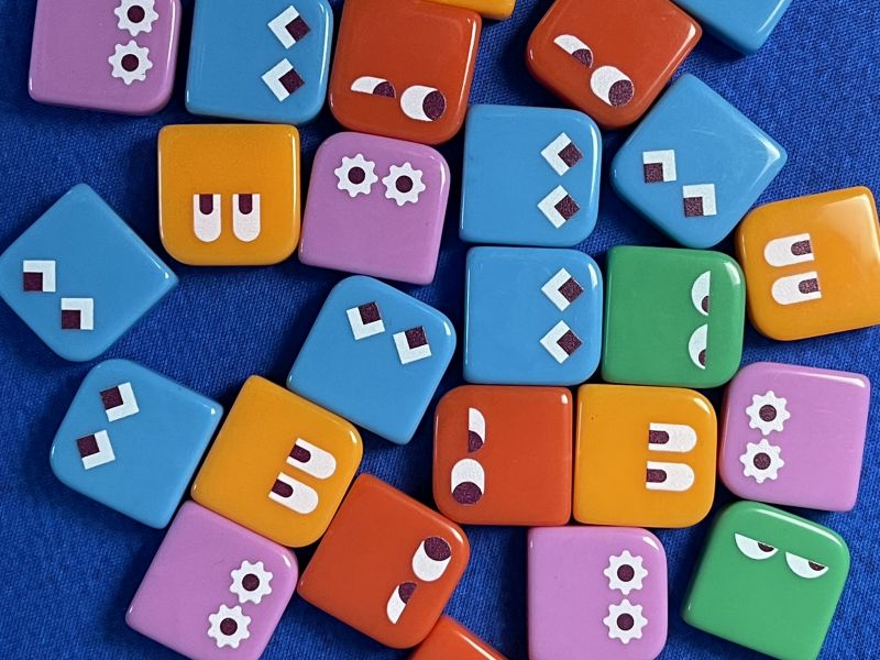 Got Five - Gros plan sur les tuiles colorées